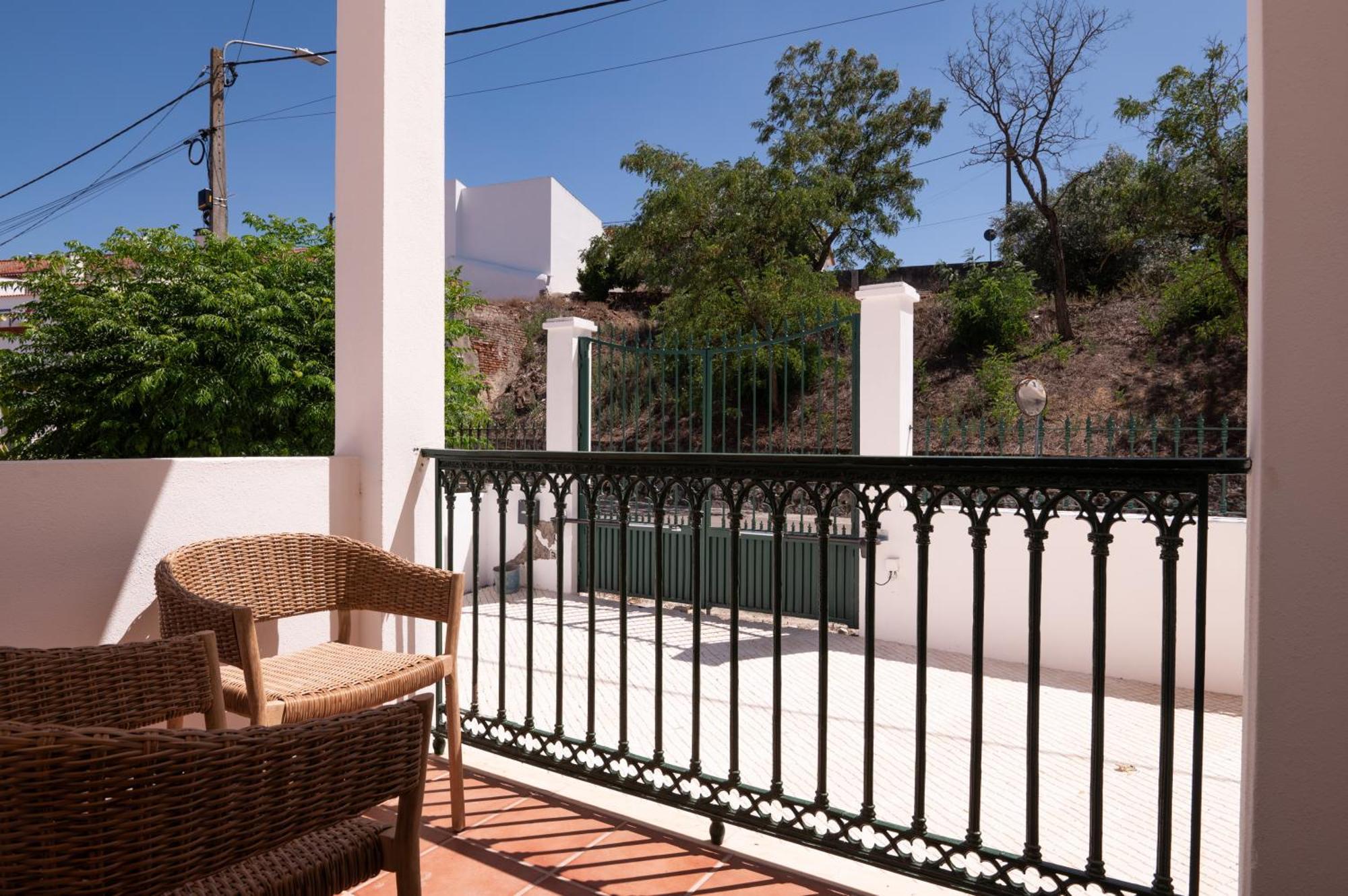 Lilases Boutique House & Garden Mora Esterno foto